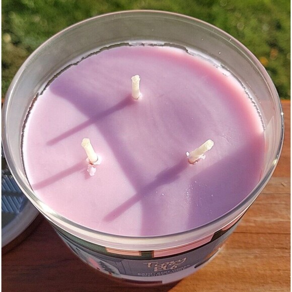 BATH & BODY WORKS Tipsy Elf Vanilla Nutmeg Butter Rum CANDLE 3 WICK - Picture 4 of 10